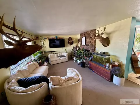 Living - 2 Hammon Dr, Salmon, ID 83467 photo 2 of 2