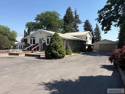 880 1st St, Idaho Falls, ID 83401