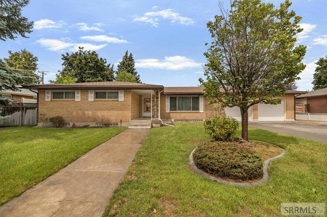 921 Safstrom Dr, Idaho Falls, ID 83401