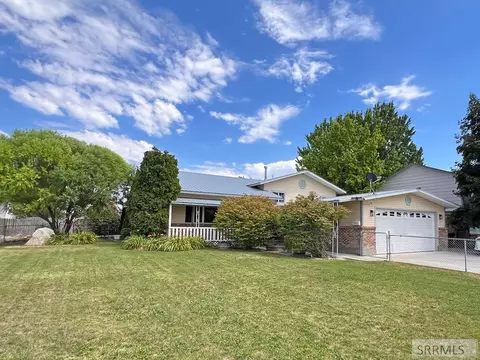 413 Logan Dr, Idaho Falls, ID 83401