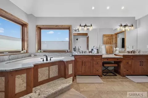 Bath - 63 Mountain View Rd, Salmon, ID 83467 photo 4 of 8