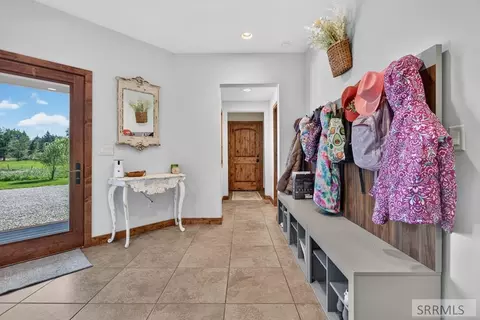 Entry Way - 63 Mountain View Rd, Salmon, ID 83467 photo 4 of 5