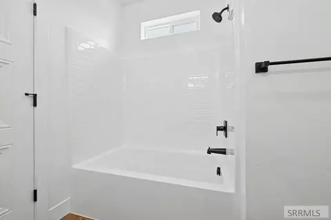 Bath - 3131 Elixir Rd, Ammon, ID 83406 photo 2 of 3