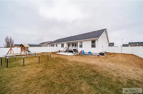 Exterior - 655 N Lincoln St, Rigby, ID 83442 photo 4 of 5