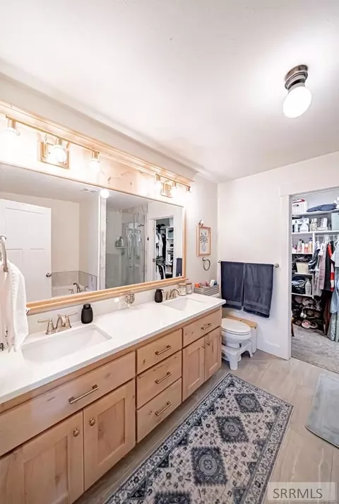 Bath - 655 N Lincoln St, Rigby, ID 83442 photo 2 of 11