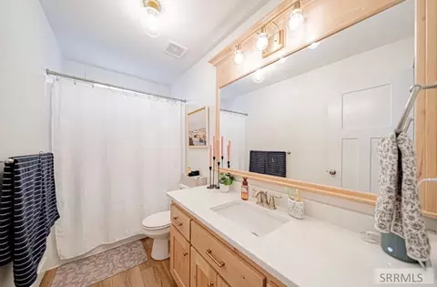 Bath - 655 N Lincoln St, Rigby, ID 83442 photo 7 of 11