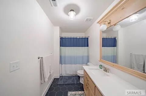 Bath - 655 N Lincoln St, Rigby, ID 83442 photo 9 of 11