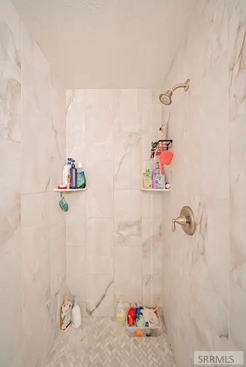 Bath - 655 N Lincoln St, Rigby, ID 83442 photo 5 of 11