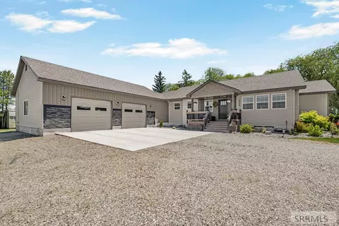 Exterior - 206 N 3600 E, Rigby, ID 83442 photo 2 of 10