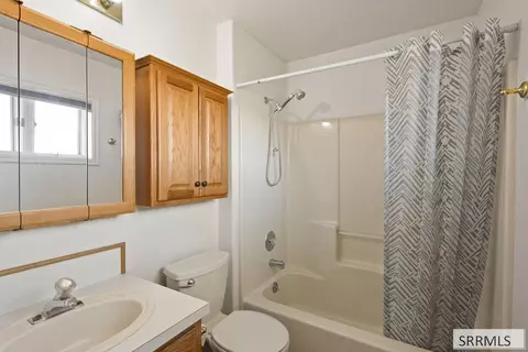Bath - 225 N 3800 E, Rigby, ID 83442 photo 4 of 7