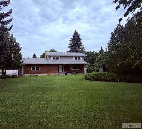 210 Sunny Heights Ln, Idaho Falls, ID 83402