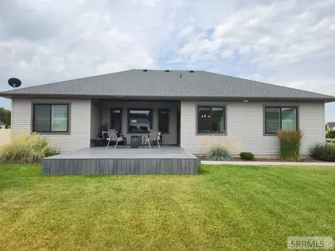 Exterior - 1012 Cypress Loop, Rexburg, ID 83440 photo 2 of 4