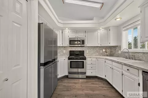 Kitchen - 3976 E 200 N, Rigby, ID 83442 photo 2 of 3