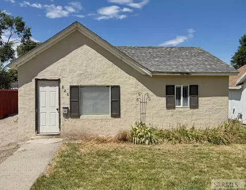 320 Lincoln St, American Falls, ID 83211