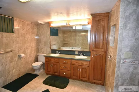 Bath - 3839 E 12 N, Rigby, ID 83442 photo 4 of 5