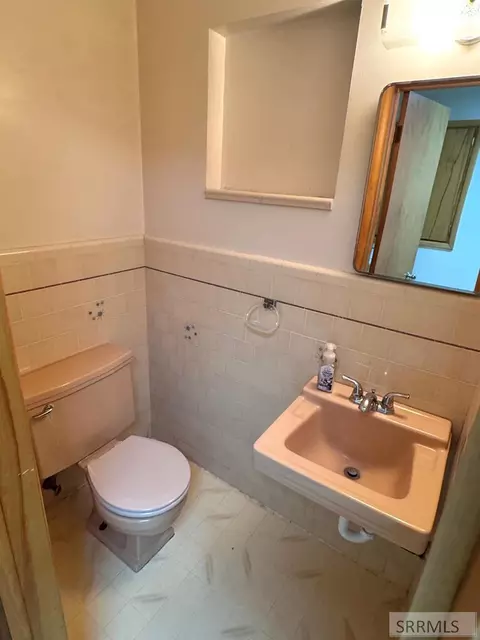 Bath - 3839 E 12 N, Rigby, ID 83442 photo 3 of 5