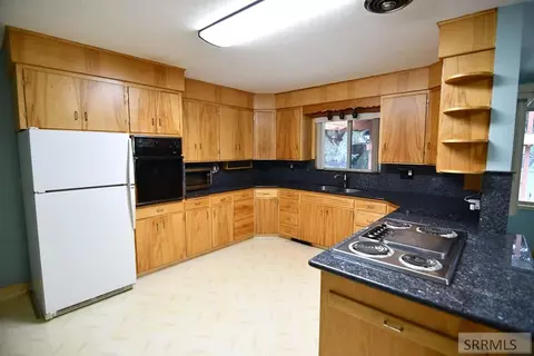 Kitchen - 3839 E 12 N, Rigby, ID 83442 photo 3 of 5