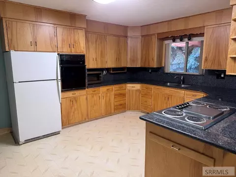 Kitchen - 3839 E 12 N, Rigby, ID 83442 photo 4 of 5