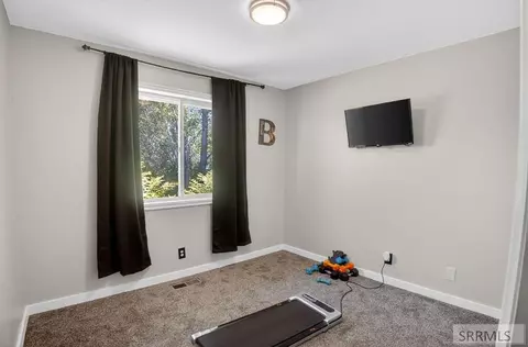 Bedroom - 4465 E Cochise Dr, Ammon, ID 83406 photo 1 of 3