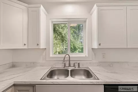 Kitchen - 2855 E 671 N, Roberts, ID 83444 photo 4 of 5