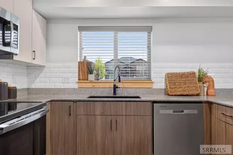 Kitchen - 280 E Lorene St #20102, Rexburg, ID 83440 photo 3 of 3