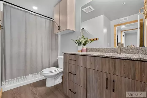 Bath - 280 E Lorene St #20102, Rexburg, ID 83440 photo 1 of 1