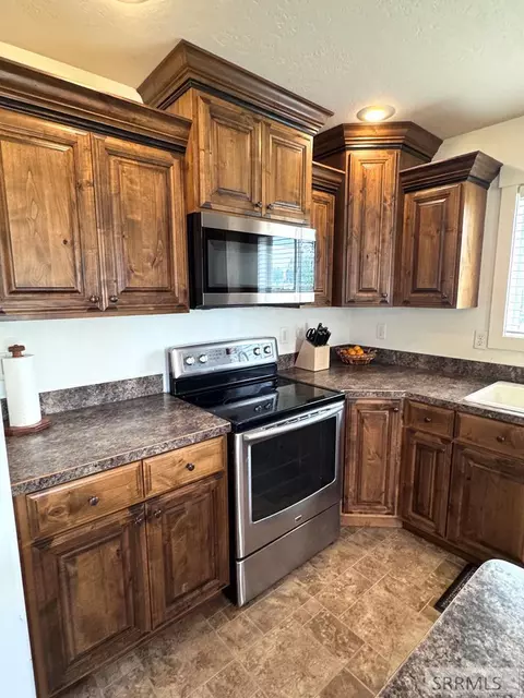 Kitchen - 3937 E 172 N, Rigby, ID 83442 photo 4 of 4