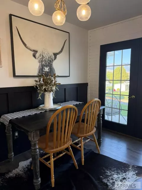 Dining - 403 9th St, Salmon, ID 83467 photo 2 of 2