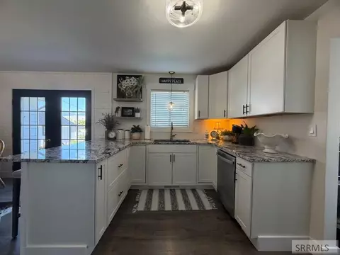 Kitchen - 403 9th St, Salmon, ID 83467 photo 3 of 6