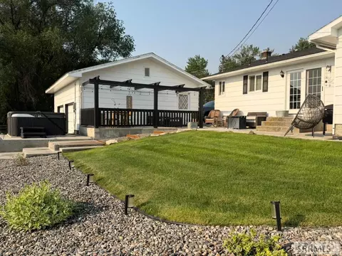 Exterior - 403 9th St, Salmon, ID 83467 photo 3 of 12