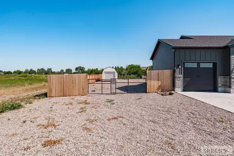 4777 E Miles Dr, Iona, ID 83427 photo 2