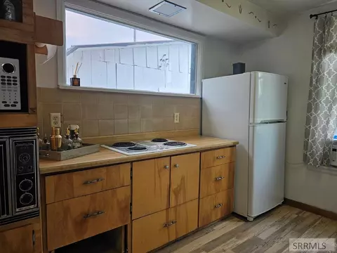 Kitchen - 212 Pine St, Mackay, ID 83251 photo 3 of 6