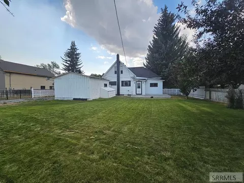 Exterior - 212 Pine St, Mackay, ID 83251 photo 9 of 17