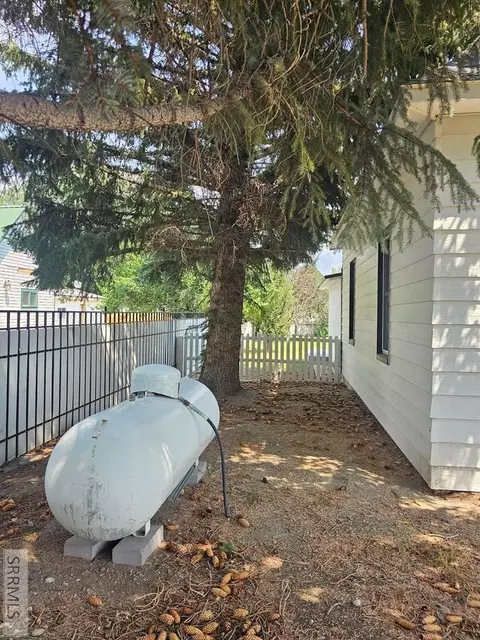 Exterior - 212 Pine St, Mackay, ID 83251 photo 15 of 17