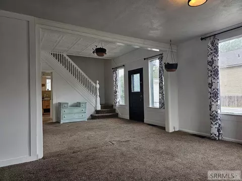 Living - 212 Pine St, Mackay, ID 83251 photo 3 of 3