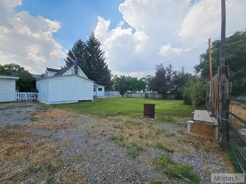 Exterior - 212 Pine St, Mackay, ID 83251 photo 7 of 17