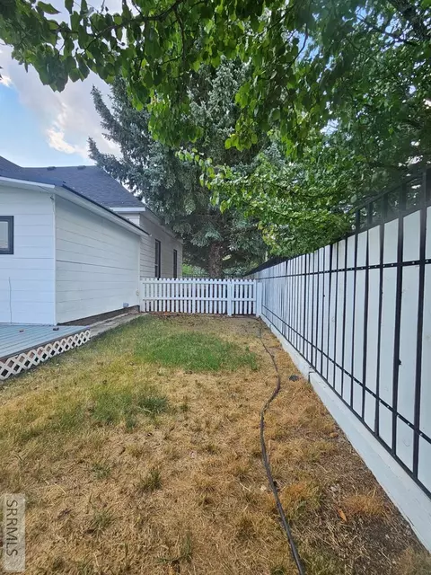 Exterior - 212 Pine St, Mackay, ID 83251 photo 14 of 17