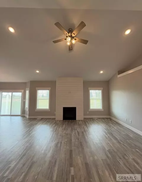 Living - 1406 N 615 E, Shelley, ID 83274 photo 2 of 3