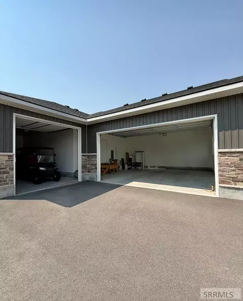 Exterior - 1406 N 615 E, Shelley, ID 83274 photo 3 of 7