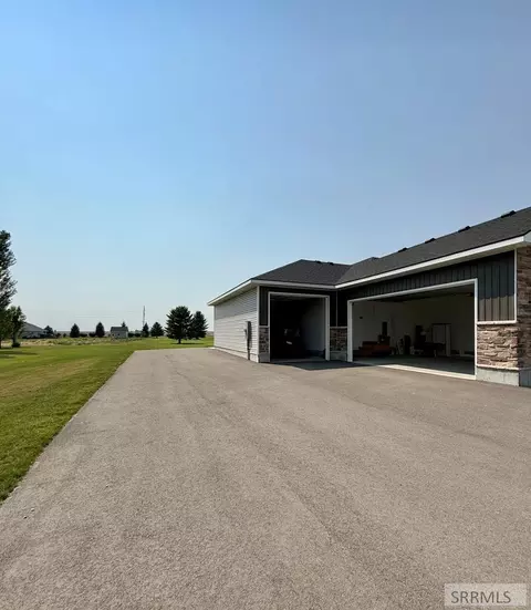 Exterior - 1406 N 615 E, Shelley, ID 83274 photo 2 of 7