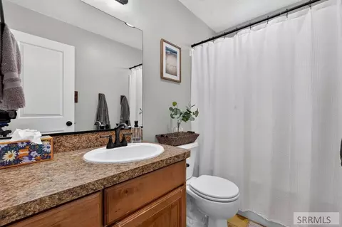Bath - 4543 Hershey Loop, Chubbuck, ID 83202 photo 2 of 3