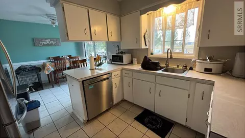 Kitchen - 4161 E 300 N, Rigby, ID 83442 photo 1 of 2