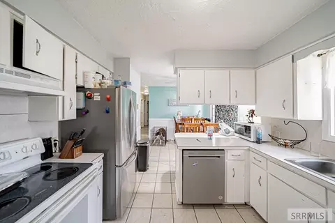 Kitchen - 4161 E 300 N, Rigby, ID 83442 photo 2 of 2