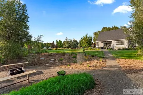 Exterior - 327 N 4410 E, Rigby, ID 83442 photo 14 of 21