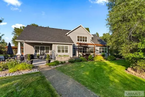 Exterior - 327 N 4410 E, Rigby, ID 83442 photo 3 of 21