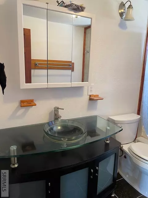 Bath - 610 Apex Ln, Challis, ID 83226 photo 2 of 2