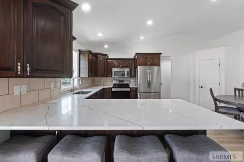 Kitchen - 625 Vale Ln, Rexburg, ID 83440 photo 3 of 4