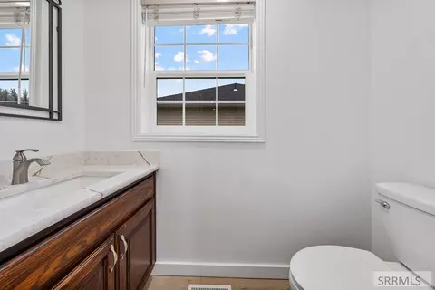 Bath - 625 Vale Ln, Rexburg, ID 83440 photo 2 of 3
