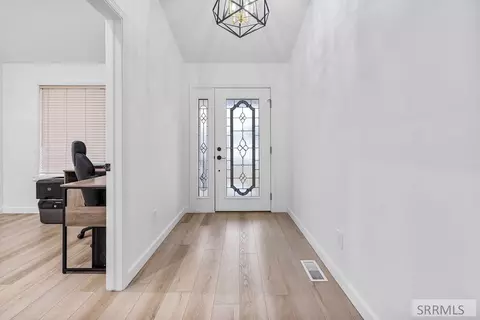 Entry Way - 625 Vale Ln, Rexburg, ID 83440 photo 1 of 2