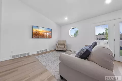 Living - 625 Vale Ln, Rexburg, ID 83440 photo 2 of 2